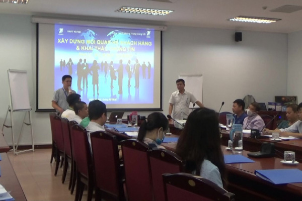 Khai mạc khóa "Xây dựng mối quan hệ khách hàng và khai thác thông tin khách hàng phục vụ kinh doanh" tại VNPT Hà Nội